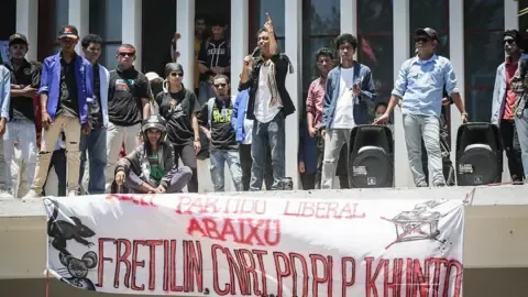 East Timor Cancels Initiative to Provide Free Cars for Lawmakers After Large-Scale Protests